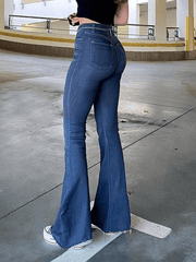 Verwaschene Push-Up-Jeans mit ausgestelltem Bein