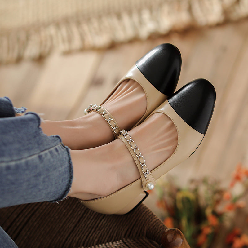 Daphne – Mary Janes mit Kappe und Kette