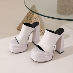 Cora Plateau-Pantoletten mit Peep-Toe und hohem Absatz in Schwarz