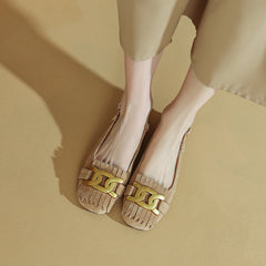 Daliyah – Slingback-Schuhe aus Wildleder mit Quaste und Kette